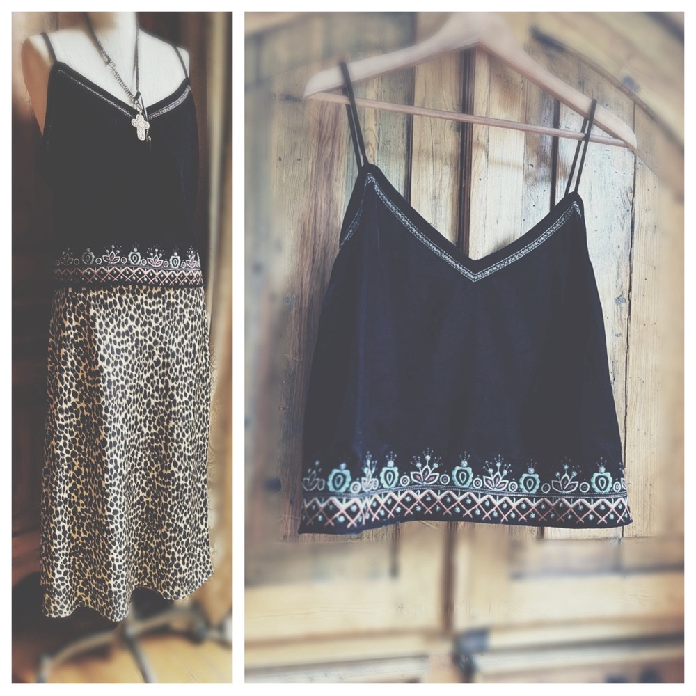 Tank Crushed Velvet Embroidered Detailing - Picture 2 of 10